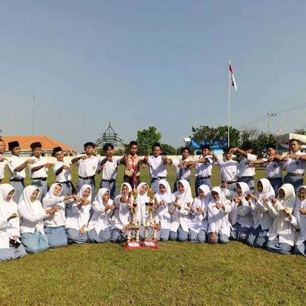 Siswa MA Al-Ihsan Raih Juara Lomba Olimpiade Informatika Tingkat Kabupaten