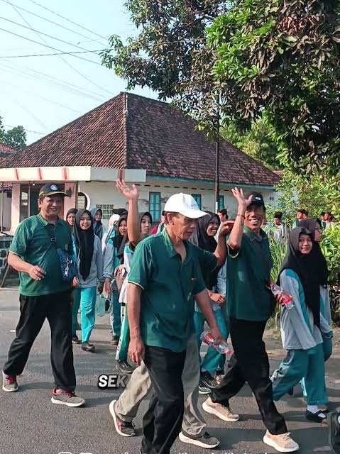 MA Al-Ihsan Laksanakan Kerja Bakti dan Gerakan Peduli Lingkungan Sekolah
